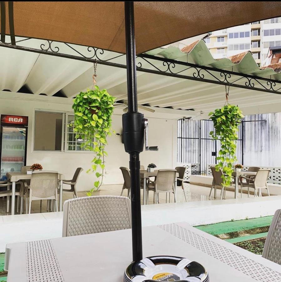 Hostal Familiar Carmencita Panama City Luaran gambar